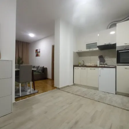 Apartman Ledine Апартаменты *