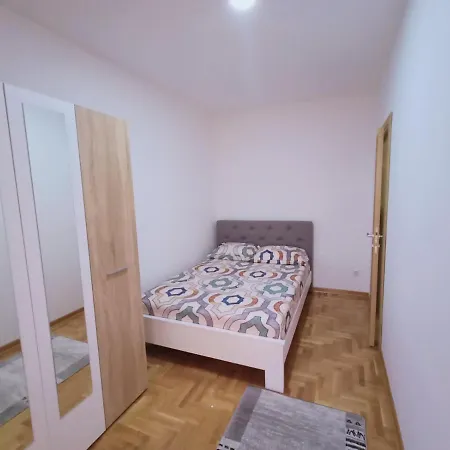 Apartman Ledine